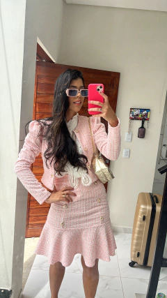 Conjunto de tweed rosa na internet