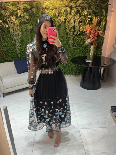 vestido tule bordado preto e azul