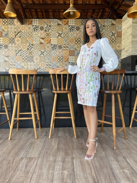 Vestido tule bordado off