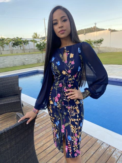 Vestido azul marinho em tule bordado na internet