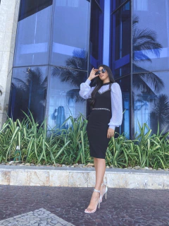 Preto com manga bufante de tule e detalhes em tweed - comprar online