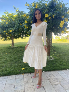 Vestido branco off em laiser e recorte na cintura ( forrado )