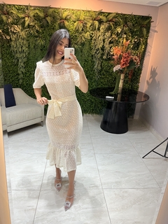 Vestido branco com aviamentos - comprar online