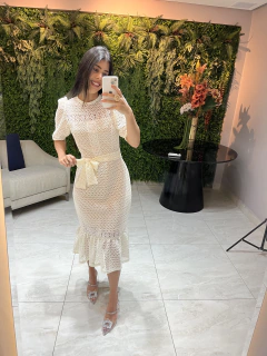 Vestido branco com aviamentos - comprar online