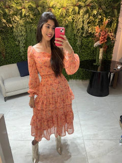 vestido crepe estampado e babados na internet