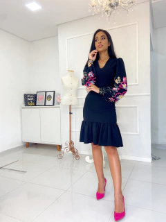 Vestido preto com mangas bufantes - loja online