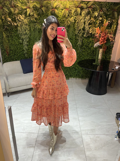 vestido crepe estampado e babados