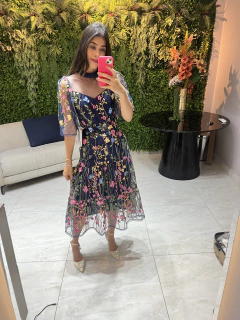vestido tule bordado azul marinho