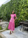 Vestido de renda Pink com aviamentos e botões