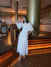 Vestido off mix tule com aviamento