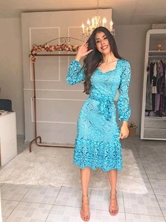 Vestido azul de renda
