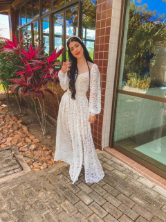 Longo de renda com pérolas e mangas bufantes - Branco - Erica Rafaelly