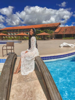 Longo de renda com pérolas e mangas bufantes - Branco - loja online