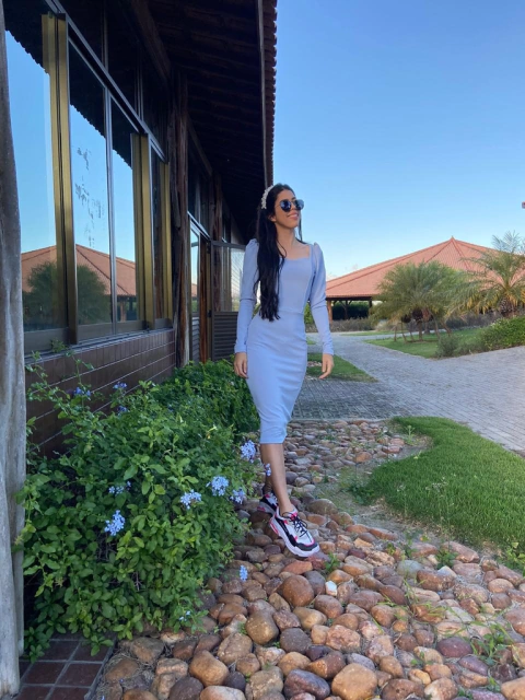 Azul tubinho com manga longa bufante