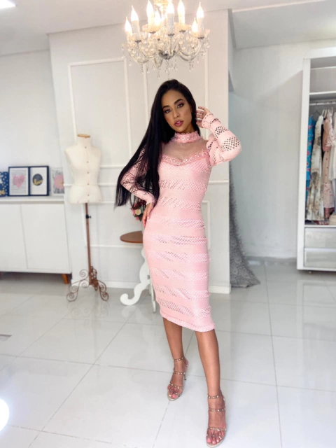 Vestido laser com detalhes em tule