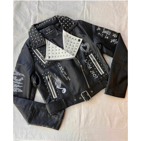 Campera Crop Simil-cuero con tachas "Rockstar"
