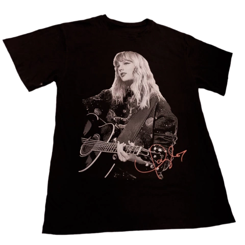 Remera Oversize Taylor Swift Guitarra Negra - Talle Unico
