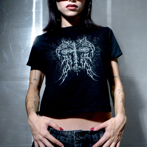 Remera Top Cruz Y2K Metal Negra