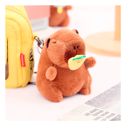 Peluche Carpincho Capibara Zanahoria - comprar online