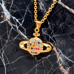 Cadena Con Dije Saturno Multicolor Westwood - Dorado