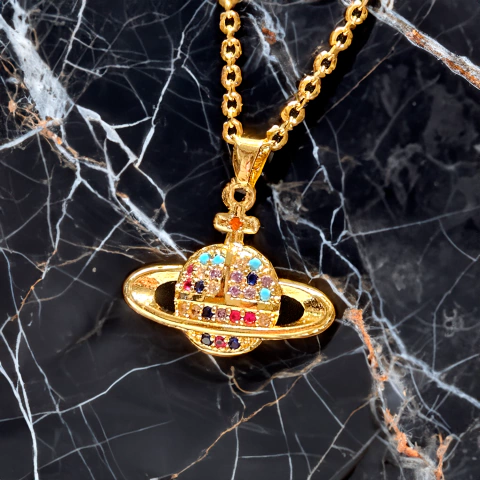 Cadena Con Dije Saturno Multicolor Westwood - Dorado