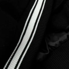 CAMPERA VARSITY JACKET UNIVERSITARIA ALONE NEGRO en internet