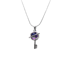 Cadena Con Dije Llave y Orbe Violeta - Plateada - comprar online