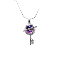 Cadena Con Dije Llave y Orbe Violeta - Plateada