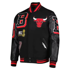 Campera Campeonato Varsity Universitaria Chicago Bulls Negra