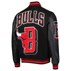 Campera Campeonato Varsity Universitaria Chicago Bulls Negra - comprar online