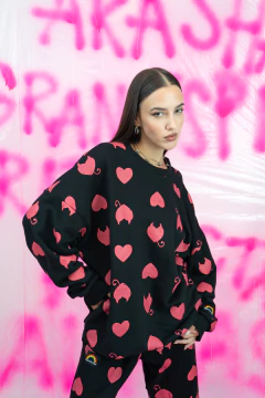 HOODIE CORAZONES en internet