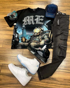 Remera Mixed Emotion Boxy Fit Strass Astronaut Rhinestone Tee 160 U$D - tienda online