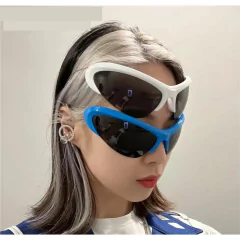 Anteojos de sol Grandes Ovalados Y2K Envolvente Antifaz Superheroe NºA004 - KITCH TECH