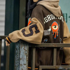 CAMPERA VARSITY JACKET UNIVERSITARIA Y EYE MARRON - comprar online