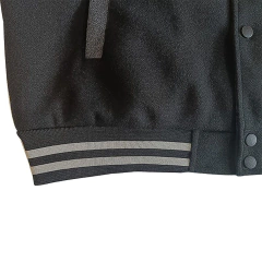 CAMPERA VARSITY JACKET UNIVERSITARIA Y EYE NEGRO - comprar online