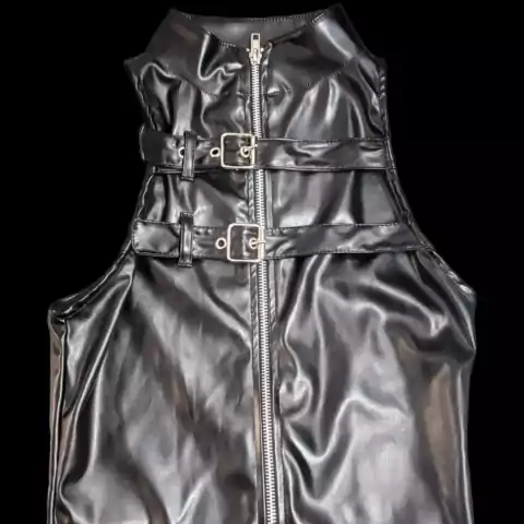 Top Cuerina Cierre Fuerte