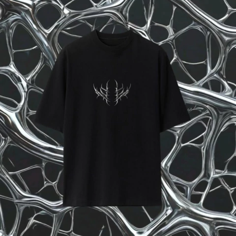 Remera Oversize Metal Tribal Negra