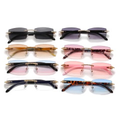 Anteojos De Sol Rectangulares Sin Marco Patilla Simil Madera Con Strass B005 - comprar online