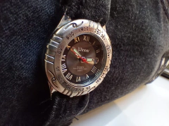 Imagen de Bolso Cartera Jean Retazos con reloj
