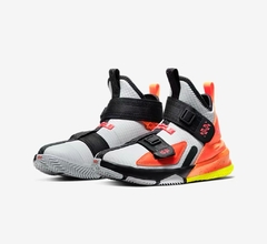 Zapatillas Nike Lebron XIII Flyease GS - Size 7us - u$250
