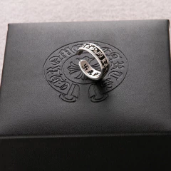 Anillo Chrome Hearts Mod 23 en internet