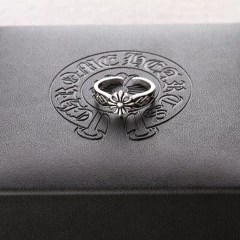 Anillo Flor Chrome Hearts Mod 7 - comprar online