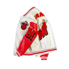 Campera Campeonato Varsity Universitaria Miami Heat Blanca Hueso en internet