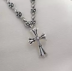 DIje Con Cadena Cruz Chrome Hearts Mod 9 en internet