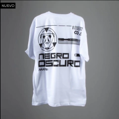 Remera White Fearless en internet