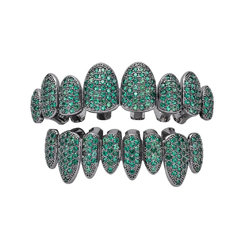 Parrilla Dientes Grillz Negro Baño Oro 14KL Diamante full Zircon Verde 8x8
