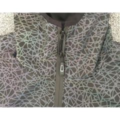 CAMPERA ROMPEVIENTO RAINBOW PANAL HOLOGRAFICO - KITCH TECH