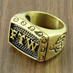 Anillo FTW (Fuck The World) dorado en internet