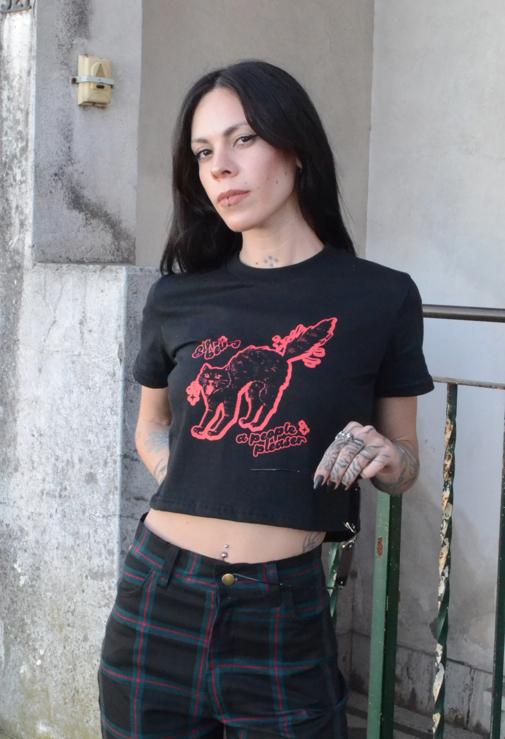 Baby Tee Stop Pleasing - Negra