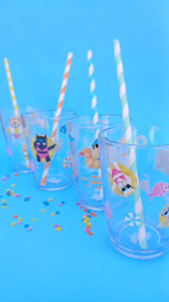 Vasos FESTEJEMOS ENCHULADOS pack x 4 - comprar online
